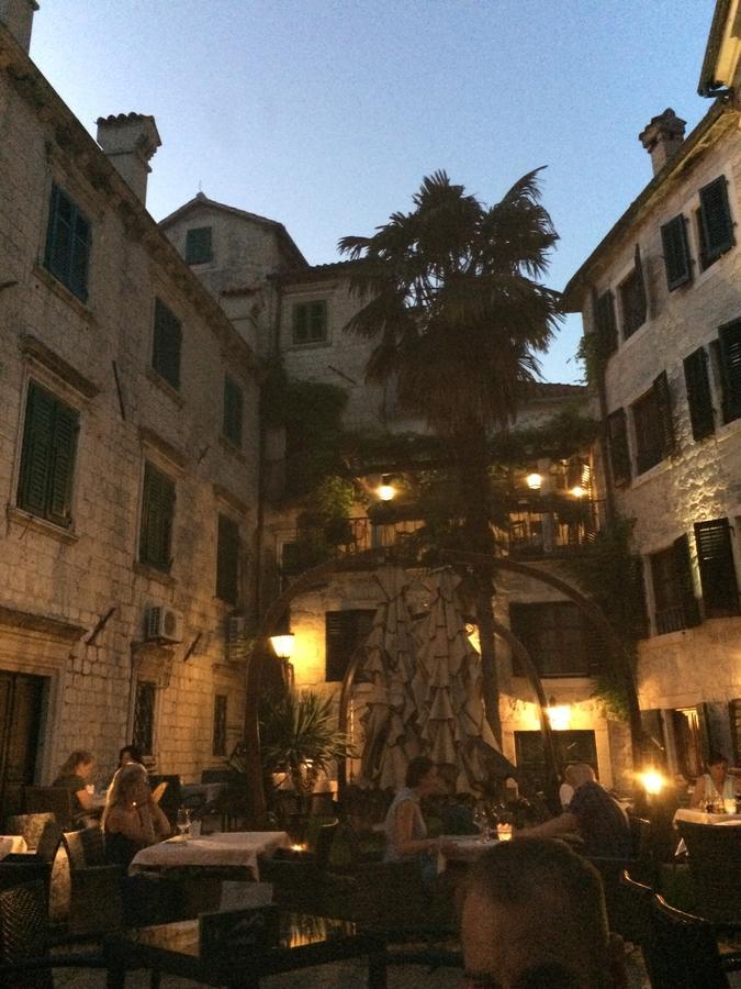 Апартаменти Chic & Stylish With Seaview-Terrace - Kotor Indah Екстер'єр фото